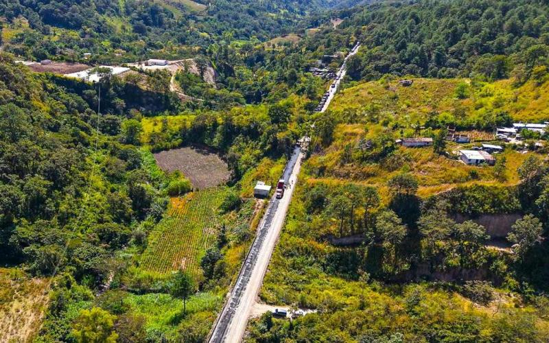 Mantenimiento vial en Santa Rosa mejora conexión con Jalapa