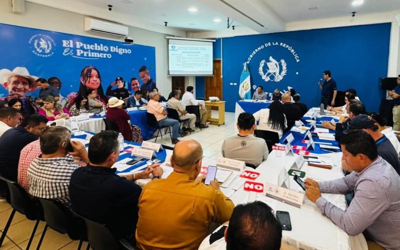 Trazan ruta para el desarrollo de productores en primera reunión de CODEDE