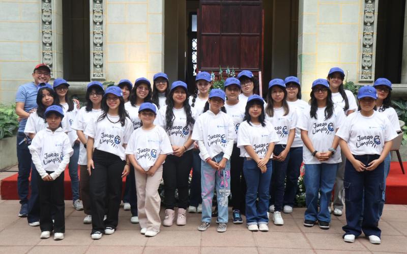 Estudiantes de Ciudad Nueva participaron en el lanzamiento de Juego Limpio FEM. 