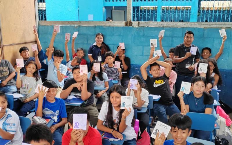 Legado de Miguel Ángel Asturias llega a jóvenes de Chicacao a través de charla educativa