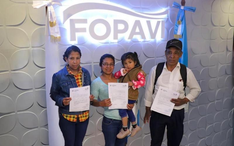 Familias de Jutiapa fortalecen su seguridad habitacional con certificaciones entregadas por FOPAVI