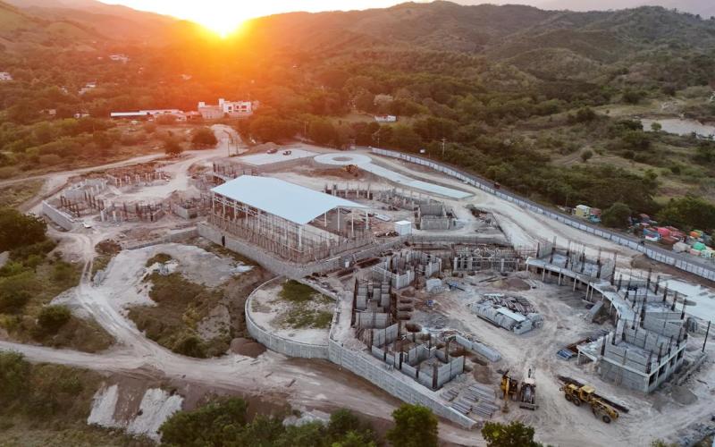 Nueva escuela en Piedras Azules beneficiará a cientos de estudiantes con espacios dignos y modernos