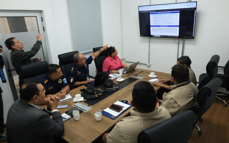 Transportistas de Guatemala recibirán apoyo para implementar el SLV y frenar a buses “pirata”