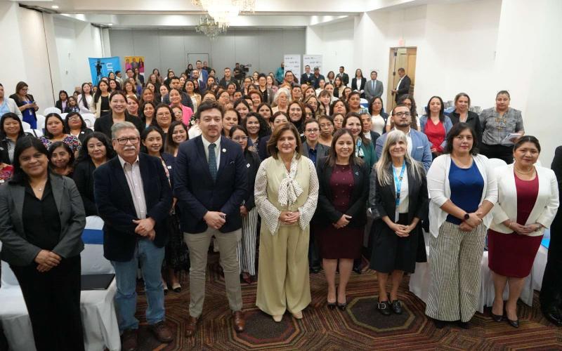 FOTO OFICIAL