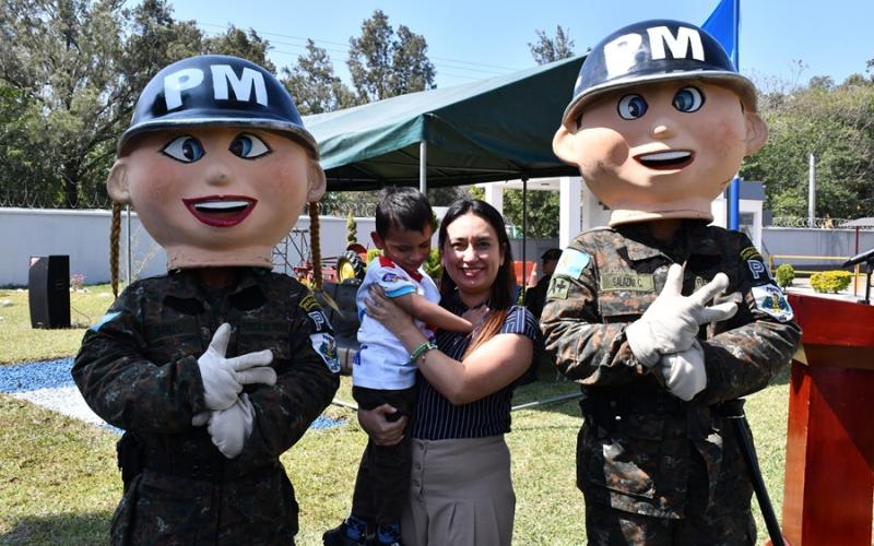 Ejército de Guatemala en coordinación con el Benemérito Comité Pro Ciegos y Sordos de Guatemala inauguraron programa de equinoterapia.