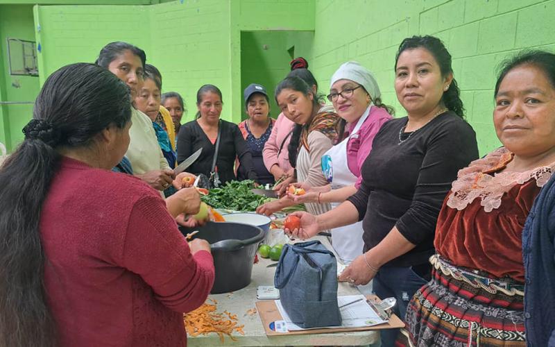 Capacitan a promotoras de San Marcos en el uso nutricional de recursos nativos