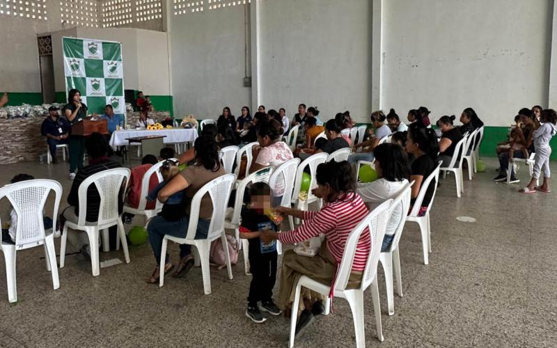 Un club que alimenta conocimiento y esperanza para las familias
