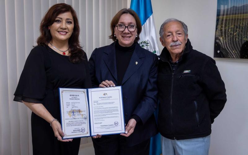 De Esquipulas a Corea: Dania Aguirre recibe distinción mundial en artes visuales