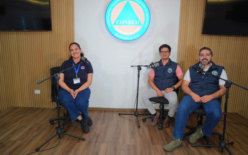 Podcast aborda la actividad volcánica y sísmica en Guatemala