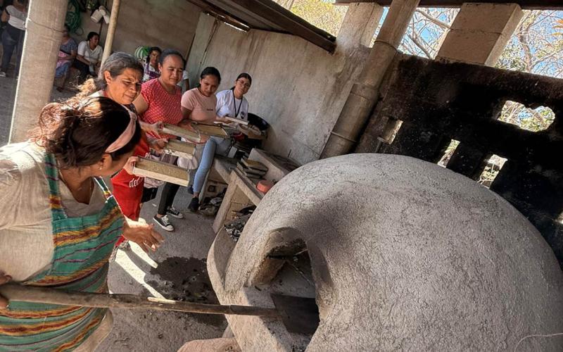 Impulsan el emprendimiento con talleres de panadería artesanal