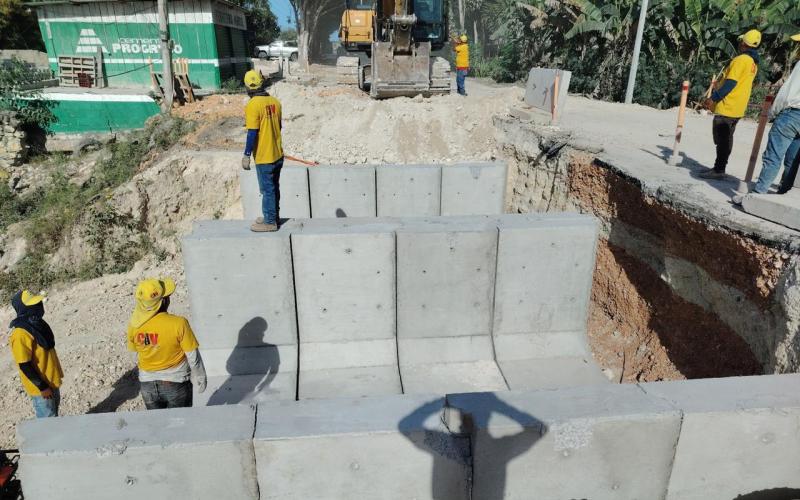 Trabajan en la CA-13 en Petén para recuperar el paso 