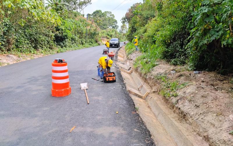 Construcción de cunetas en Suchitepéquez busca prevenir inundaciones