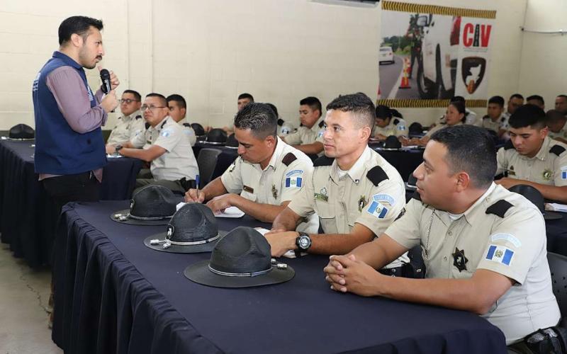 Brigadas de Provial se capacitan en primeros auxilios y conducción defensiva