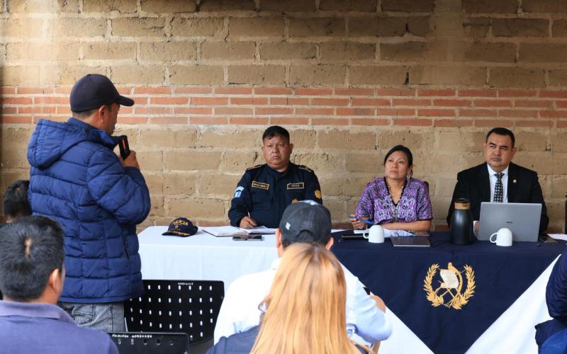Autoridades y transportistas dialogan sobre tarifas en Sacatepéquez