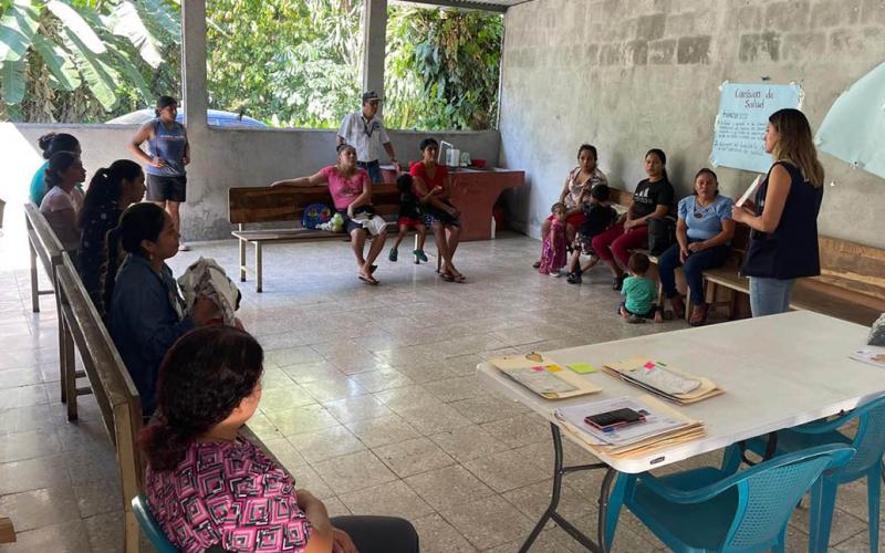 Promueven educación alimentaria para madres