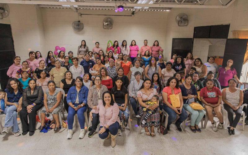 Madres de adolescentes del CCO son homenajeadas en emotiva celebración