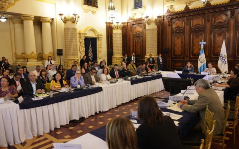 CONASAN da seguimiento a las acciones para fortalecer la atención de las familias más vulnerables