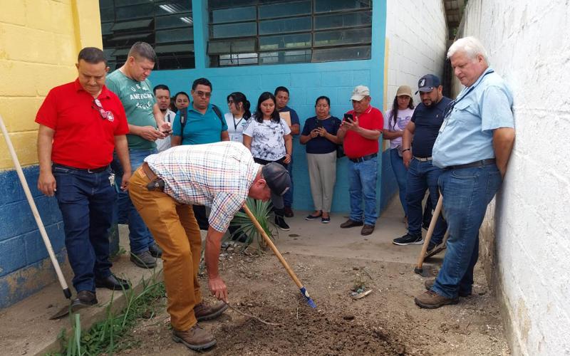 Los huertos escolares promueven aprendizaje y alimentación saludable