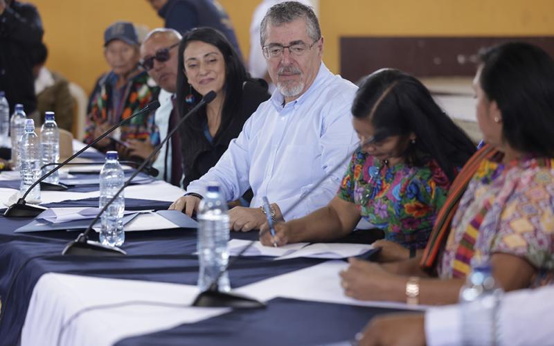 Gobierno de Guatemala y autoridades del Consejo Maya K’iche’ de Quetzaltenango firman agenda de trabajo conjunto