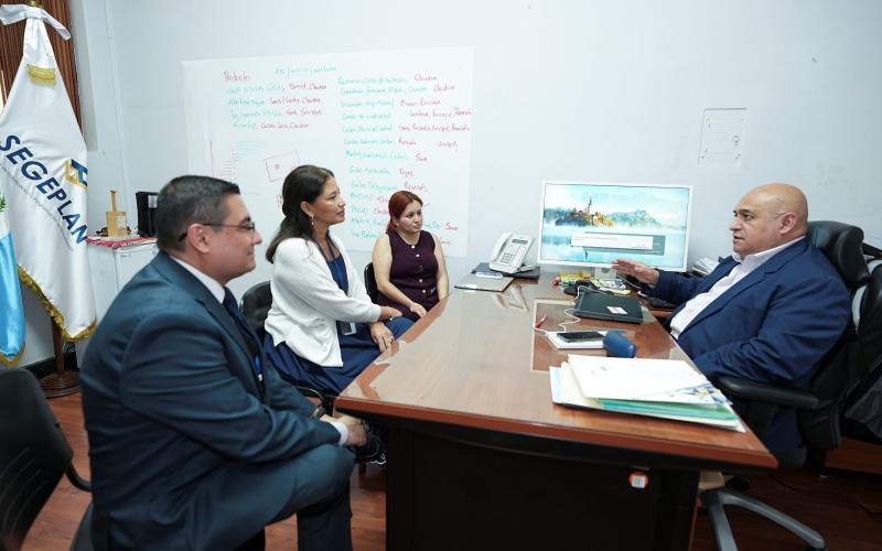 La reunión se llevó a cabo en la sede central de SEGEPLAN. 