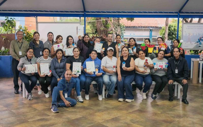 Expresión artística fortalece la formación de participantes del Diplomado de Niñeras  
