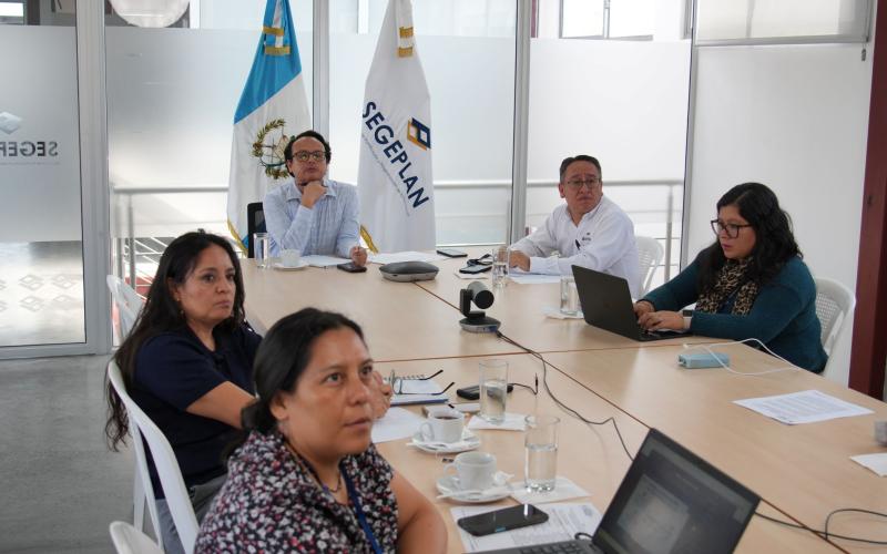Equipo de SEGEPLAN en el XIV Encuentro virtual “Hablemos de evaluación”. 