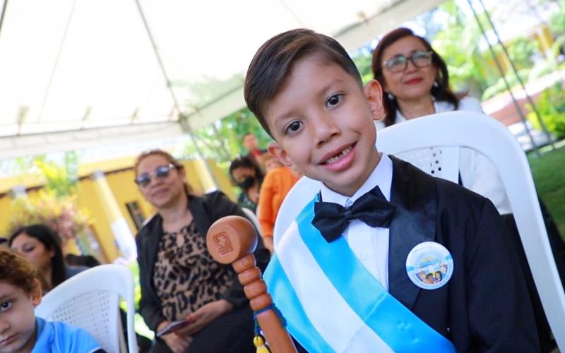 Mineduc fortalece la democracia y el liderazgo en las aulas