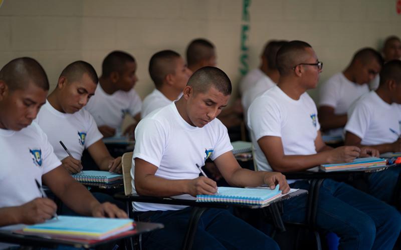 Preparación integral para el servicio policial