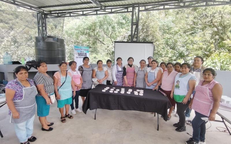 Promotoras del CADER en San Antonio Huista aprenden procesamiento de lácteos y asociatividad