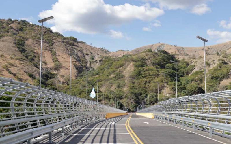 CIV concreta 24 proyectos viales en 13 departamentos del país