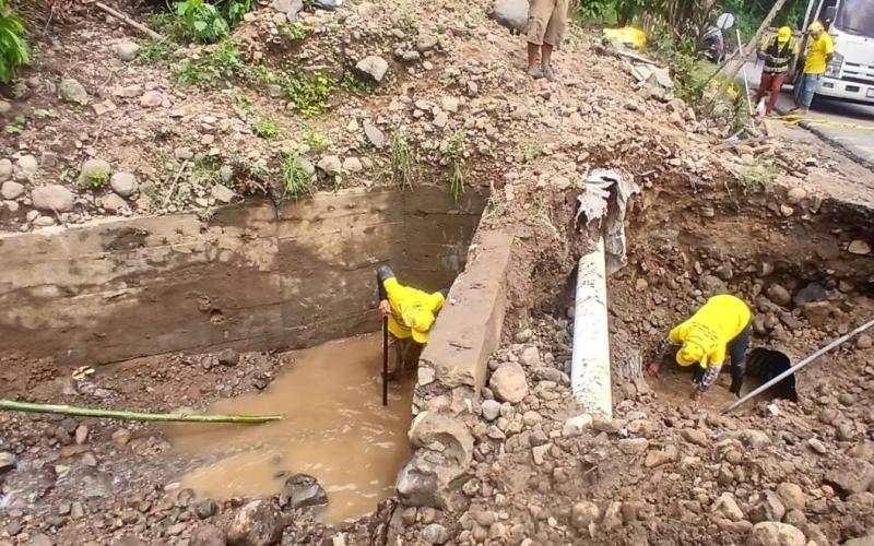 Caminos atiende emergencia vial en San Pablo Malacatán
