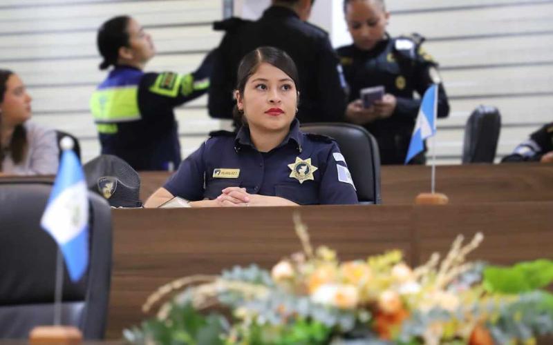 Mujeres se capacitan en protección y seguridad ante crisis