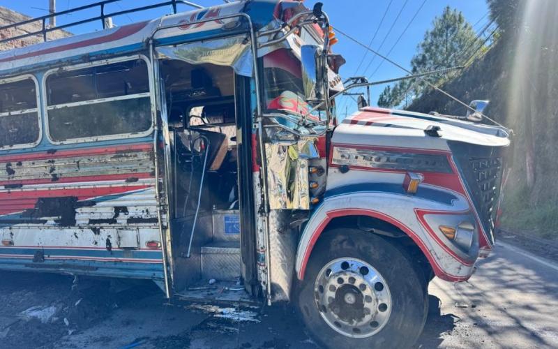 Imponen fuerte multa a bus accidentado en Quetzaltenango