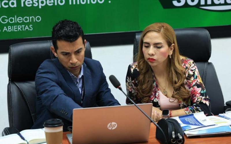 DGT entrega informe sobre acciones contra cobros no autorizados en el transporte extraurbano