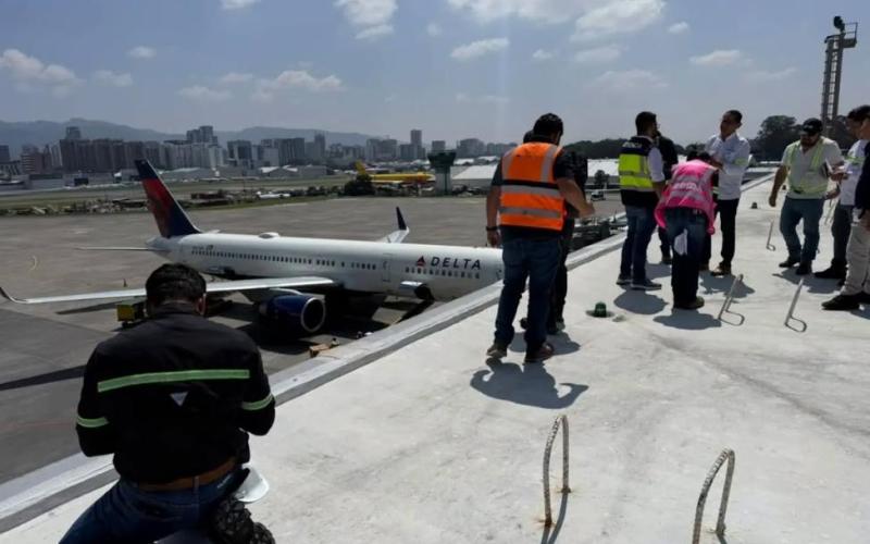 Aeropuerto La Aurora busca prevenir filtraciones de agua