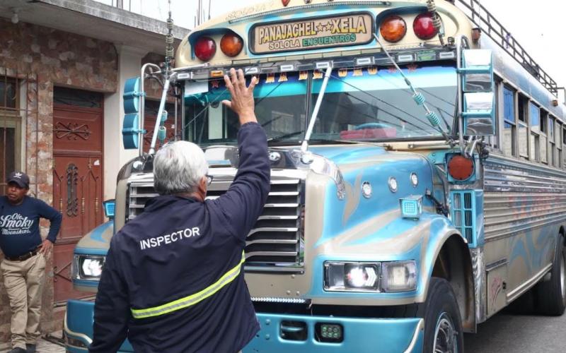 Inspeccionan unidades extraurbanas para promover viajes seguros