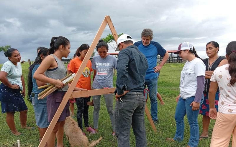 Conservación de suelos y aprovechamiento del agua fortalecen agricultura en Petén