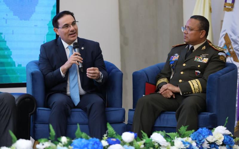 Encuentro internacional fortalece la seguridad democrática