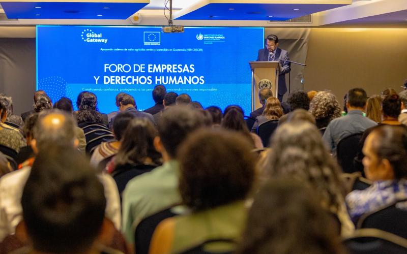 Mintrab participa en Foro de Empresas y Derechos Humanos