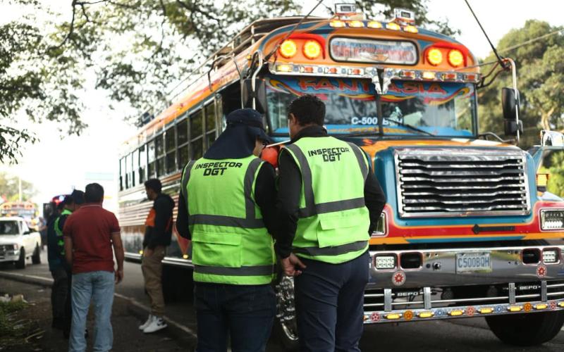 Estas son las razones por las que la DGT puede cancelar una licencia de transporte extraurbano