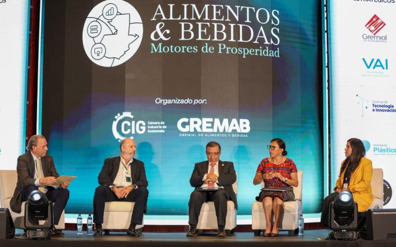 Ministra de Trabajo participa en conversatorio “Alimentos & Bebidas: Motores de Prosperidad”