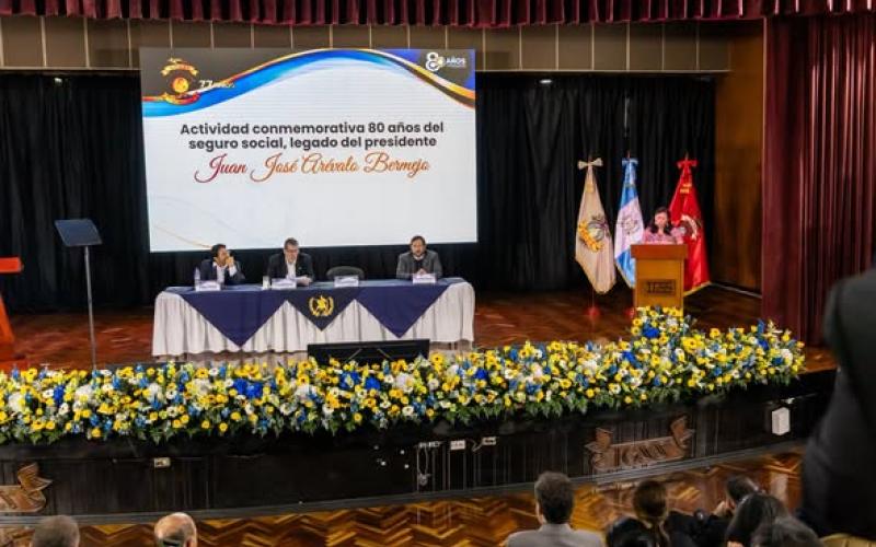 Ministra de Trabajo participa en actividad conmemorativa 80 años del Seguro Social