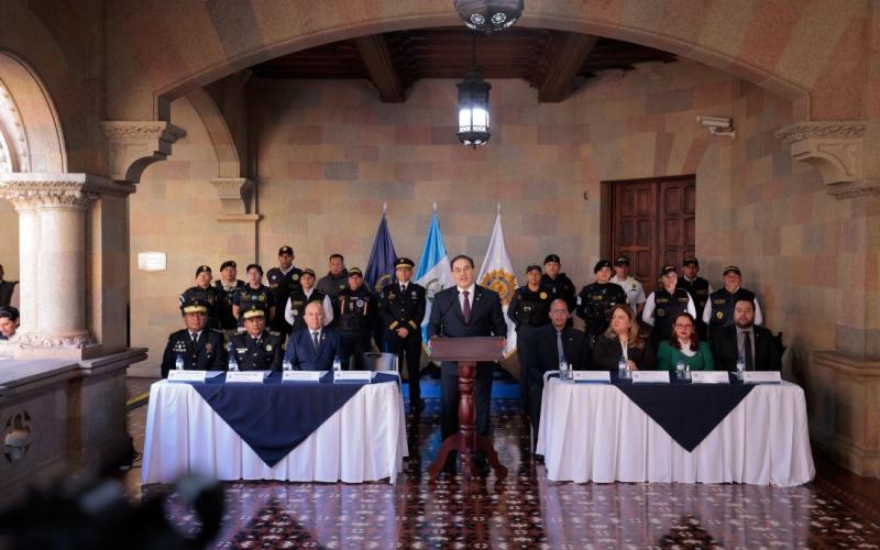 Ministerio de Gobernación en conferencia 