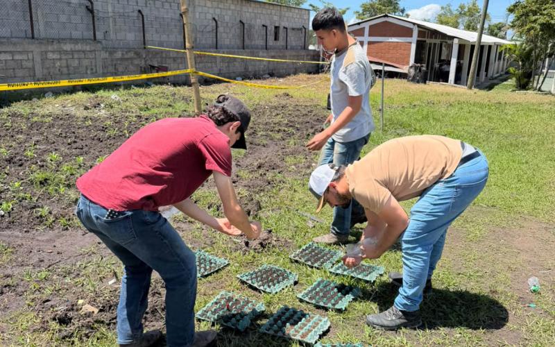Promueven la siembra de hortalizas y prácticas ancestrales entre juventud rural de Jutiapa
