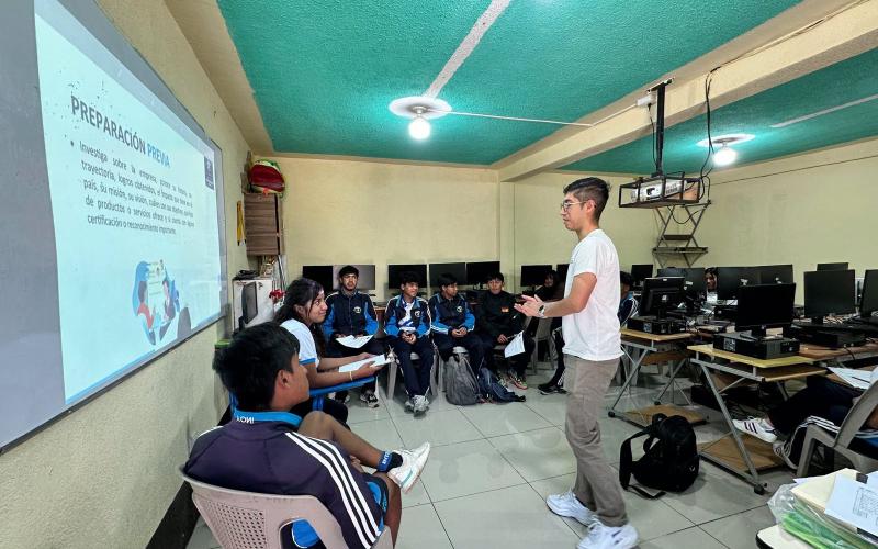 Se realiza jornada de orientación laboral con estudiantes de San Marcos