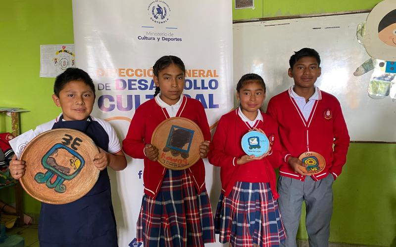 Arte, cosmovisión y alfarería: así fue el taller de nawales en Santa Apolonia