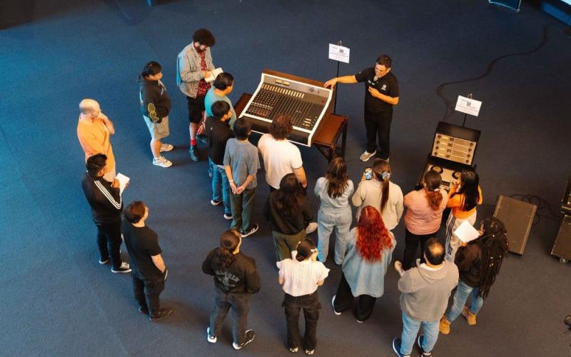 Iberescena abre un espacio de diálogo sobre los oficios que dan vida a las artes escénicas