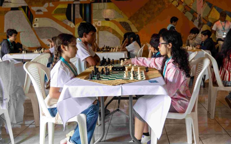 Entre tableros y estrategias, el talento guatemalteco honra a Miguel Ángel Asturias