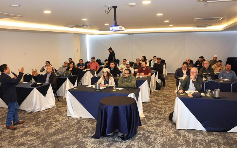 Extensionistas del departamento de Guatemala aprenden el programa Suelos y Agua para el Futuro