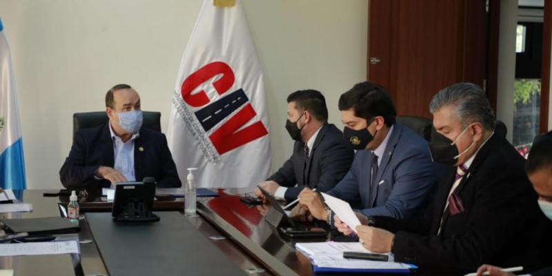 Reunión del presidente Alejandro Giammattei en el Ministerio de Comunicaciones, Infraestructura y Vivienda. / Foto: Marvin García